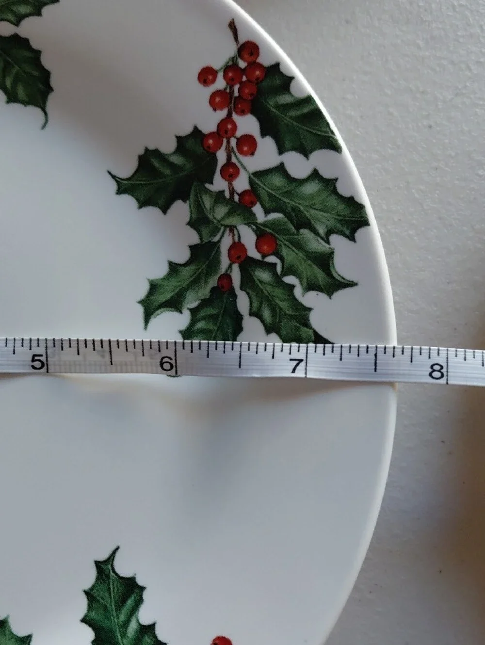 Hallmark White Dinner Plates with Green Holly and Red Berries (Set of 4)